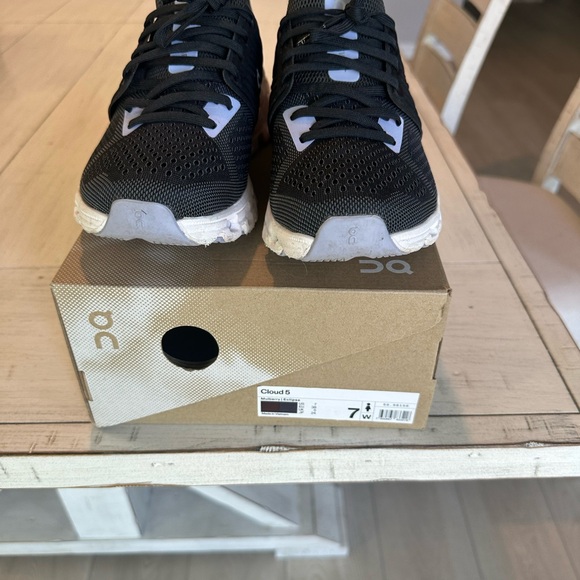 ON Women's Black and White Sneakers - Picture 2 of 5